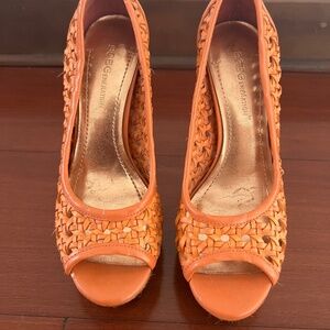 BCBG Generation platform heel shoes size 6 orange